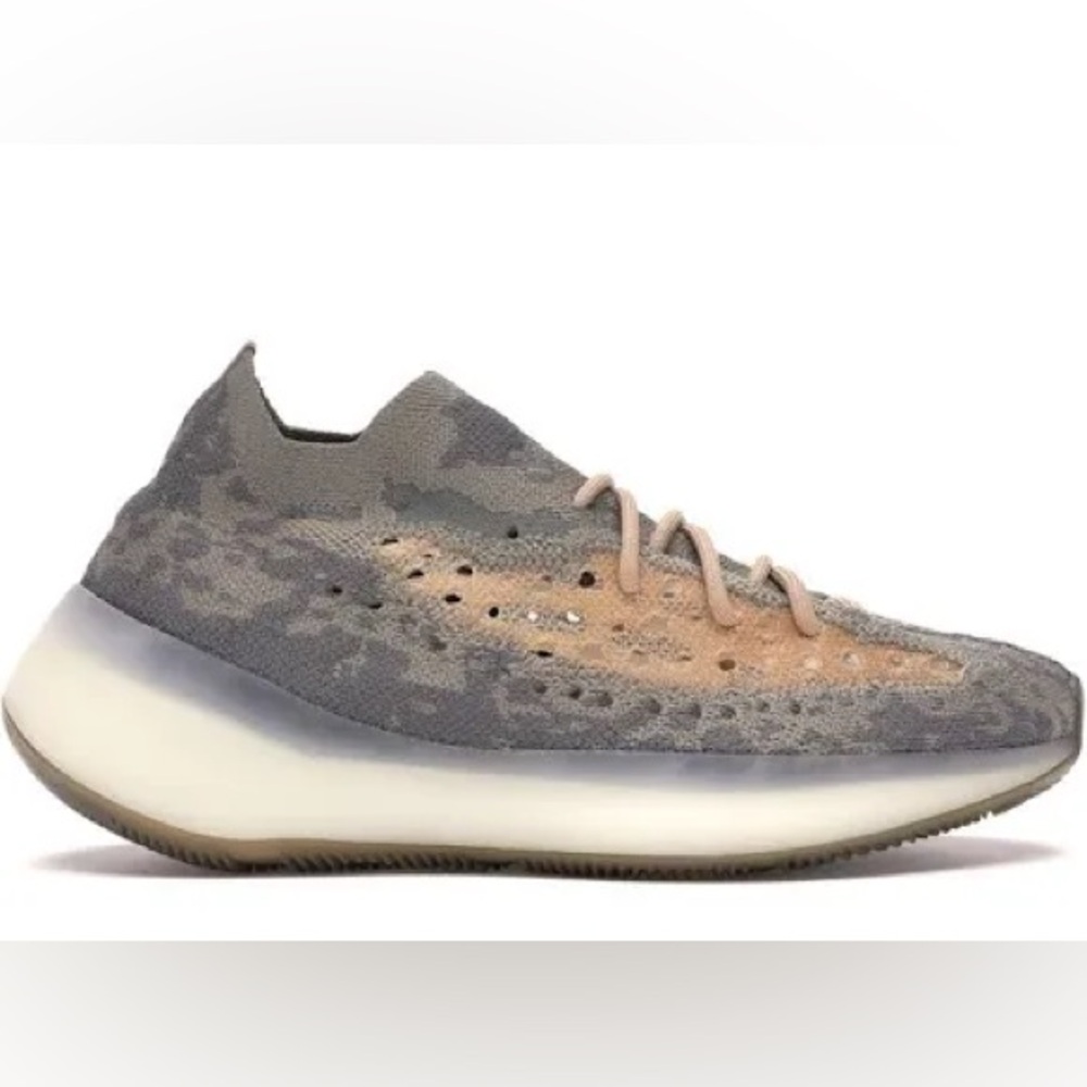 Like New- Yeezy Boost 380